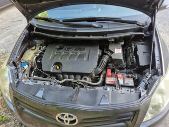 TOYOTA AURIS 1.6 97 kW Valvematic - 9