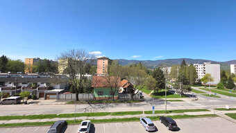 Byt 2+kk 65m² + 2x balkón, parkovanie, zariadený - 9
