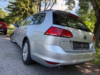 Predám ľahko poškodený VW Golf variant 1,6 TDi DSG RV 2016. - 9