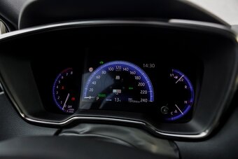 Toyota Corolla Combi 2.0Hybrid 112kW e-CVT GR Sport 10/2020 - 9