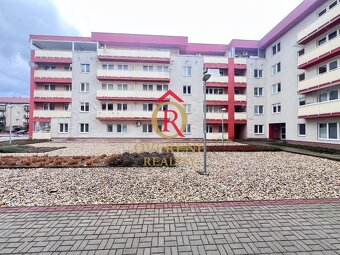 Na prenájom priestranný 1-izbový byt s balkónom – Banská Bys - 9