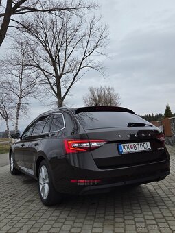 Škoda Superb 2.0TDI DSG - 9