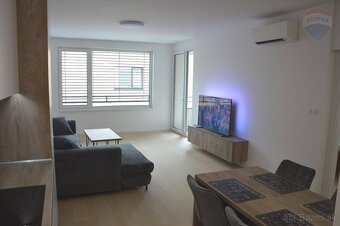 Prenájom novostavba 2 izbový byt Nitra centrum + garážové st - 9