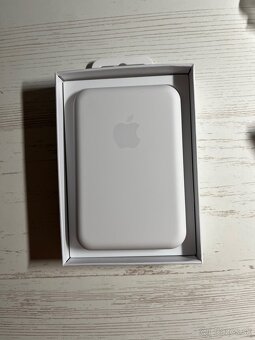 Apple MagSafe bezdrôtová nabíjačka - 9