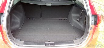 Kia Cee´d SW 1.6 GDI Silver 99kw r.2017 - 9