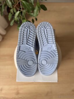 Jordan 1 low [ EU43 ] - 9