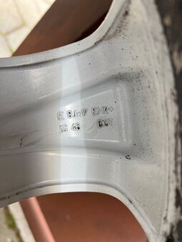 Bmw 5x120 235/55 17 MOMO - 9