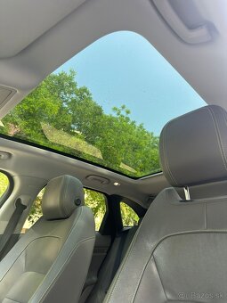 JAGUAR F-PACE 2.0D I4 240k 8 stupňový AUTOMAT - 9