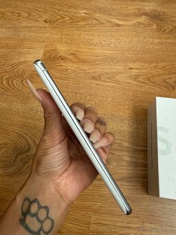 Samsung Galaxy S20Fe - 9