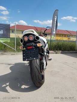 SUZUKI GSR 600 - 9