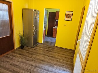 Priestranný tehlový 3 izb. byt  s loggiou v centre BA - 9