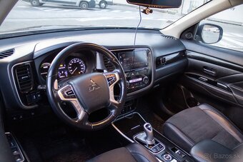 Mitsubishi Outlander 2.0i PHEV Hybrid - 9