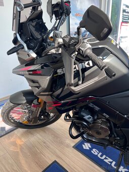 Suzuki V-STROM 1050 DE 2025 - 9