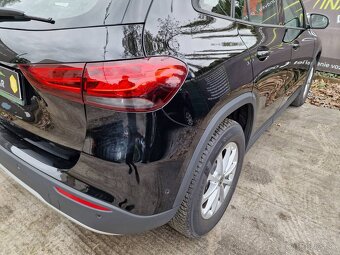 Mercedes-Benz GLA 180 A/T - 9