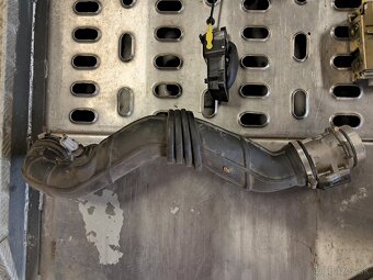Prebytky z Ford Escort 1.6 - 9