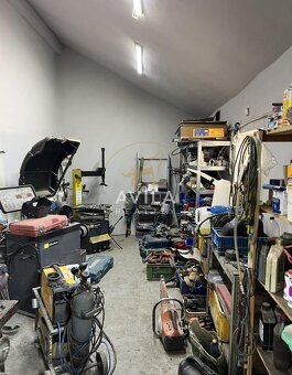 NA PREDAJ: priemyselný areál 3000m2 - Hrnčiarovce nad Parnou - 9