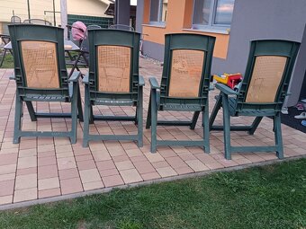 Predám 4 ks záhradné polohovatelne stoličky.... - 9