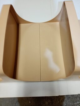 Police do kúpeľne - 9