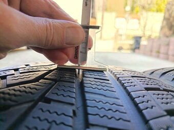 zimne pneu Hankook 215/55 R17 - 9