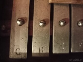 Starožitný xylofón - 9