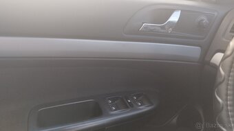 Škoda Octavia combi 2,0 tdi - 9