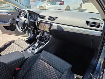 ŠKODA SUPERB COMBI 2.0 CRTDI 140 KW DSG 4X4 STYLE r.v 2018 - 9