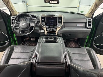 Dodge RAM 1500 Laramie Crew Cab 4x4 - 9