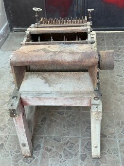 Predam starožitnu mlaťačku obilia - 9