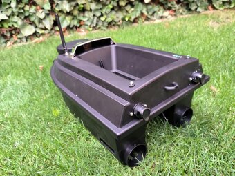 Zavazacia lodka GPS + SONAR - 9