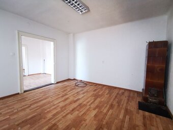 40915-Rodinný dom/penzión po čiastočnej rekonštrukcií - 9