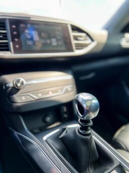 Peugeot 308 GT Line 1.6 THP (115 kW), r. 2014 - 9