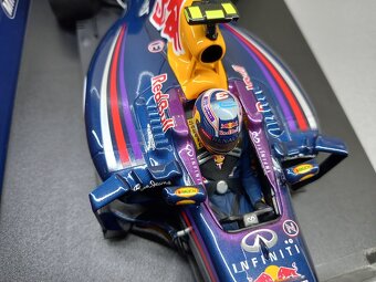 F1 INFINITI RED BULL RB10 2013 RICCIARDO MINICHAMPS 1:18 - 9