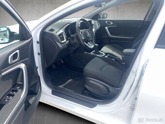 Predám KIA CEED 1,5 T - GDI, Silver + Silver pack, MT6 - 9