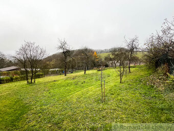 Rodinný dom / chalupa s veľkou záhradou v tichej obci Horn - 9