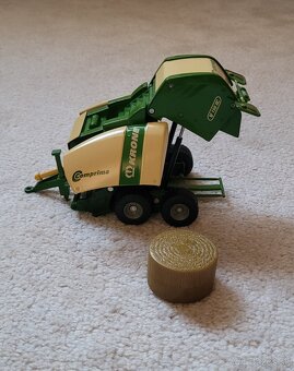 Siku Farmer prasa Krone Comprima V150XC 1:32 - 9