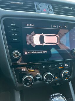 Škoda octavia combi 2.0tdi dsg STYLE - 9