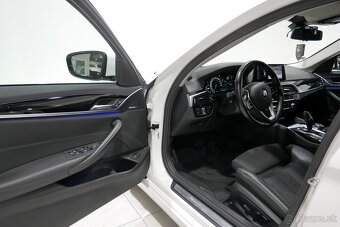 BMW 5 Touring Sport Line ,520d xDRIVE, 140kW r.v.12/2018 - 9