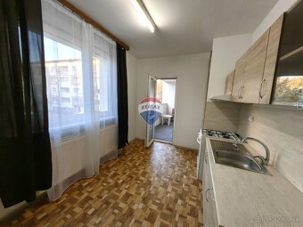 Predaj 3 izbový byt, čiastočne zrekonštruovaný, 72m2, centr - 9