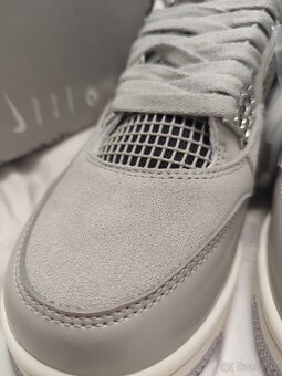 Air Jordan 4 Retro Frozen Moments - 9