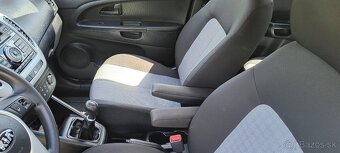 KIA VENGA - 9