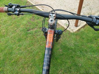 predám horský bicyke cross dt swiss zn. Stay true - 9