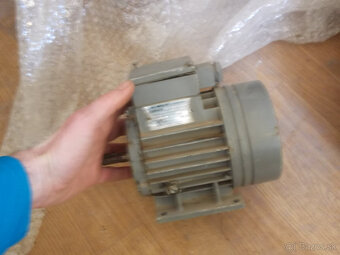 predam rozne elektromotory a aj prevodovky - 9