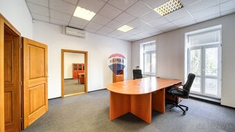 Administratívne priestory na prenájom v reprezentatívnej bud - 9