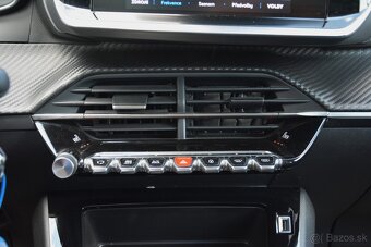 Peugeot 208 1.20 benzín, SR. voz, servisná história - 9