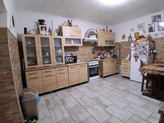 Eladó Mónosbélen felújított családi ház 9000 m2 telekkel - 9