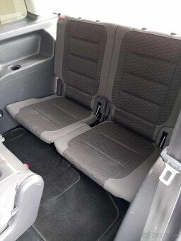 Volkswagen Touran - 9