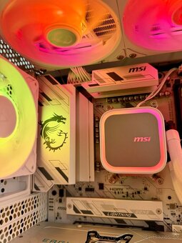 Ryzen 7 9800x3D•RTX 5070 Ti 16GB•32GB RAM•2TB SSD•850W - 9