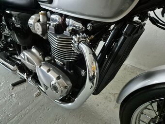 Triumph Boneville T 120 - 9