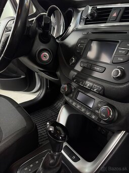 KIA Ceed 2015 SW 100kw 1.6 CRDI Automat - 9