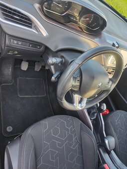 Peugeot 2008 1,2 VTi 2014 126 tis km - 9